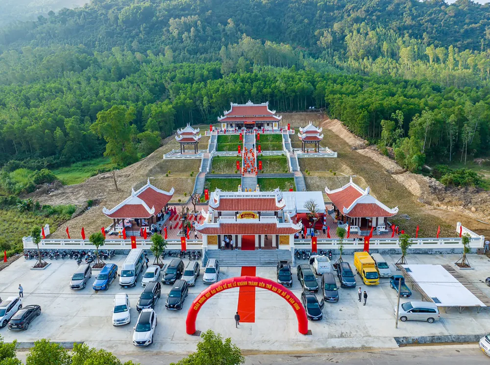 Đền thờ Đại tư đồ Võ Văn Dũng nằm ở thế "tọa sơn". Ảnh: DŨNG NHÂN