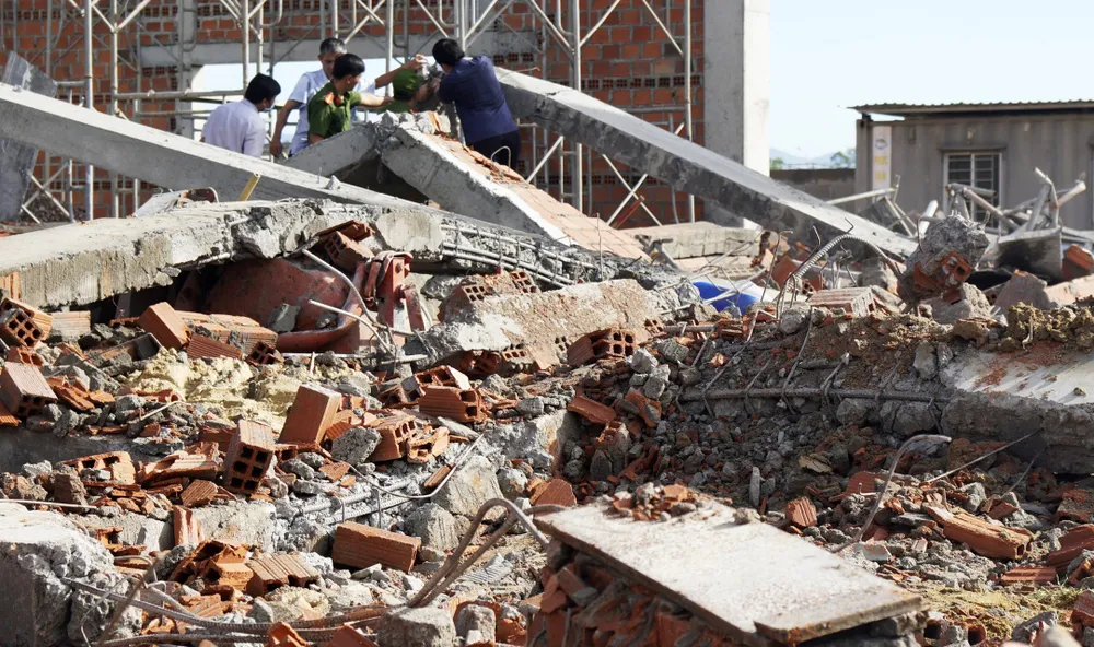 Lực lượng chức năng giám định hiện trường trước đó Lực lượng chức năng giám định hiện trường trước đó