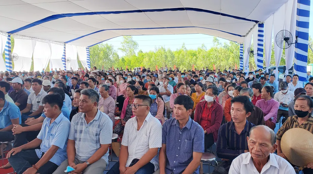Hàng trăm người dân ở Lộ Diêu quan tâm, tham dự lễ công bố dự án