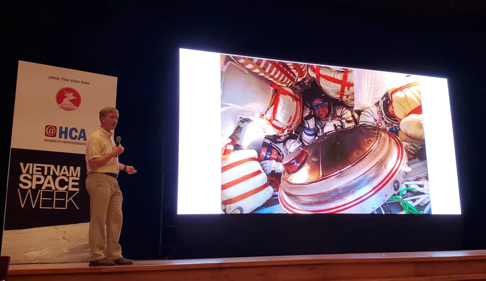 Ông TS Schmid chia sẻ tại chương trình