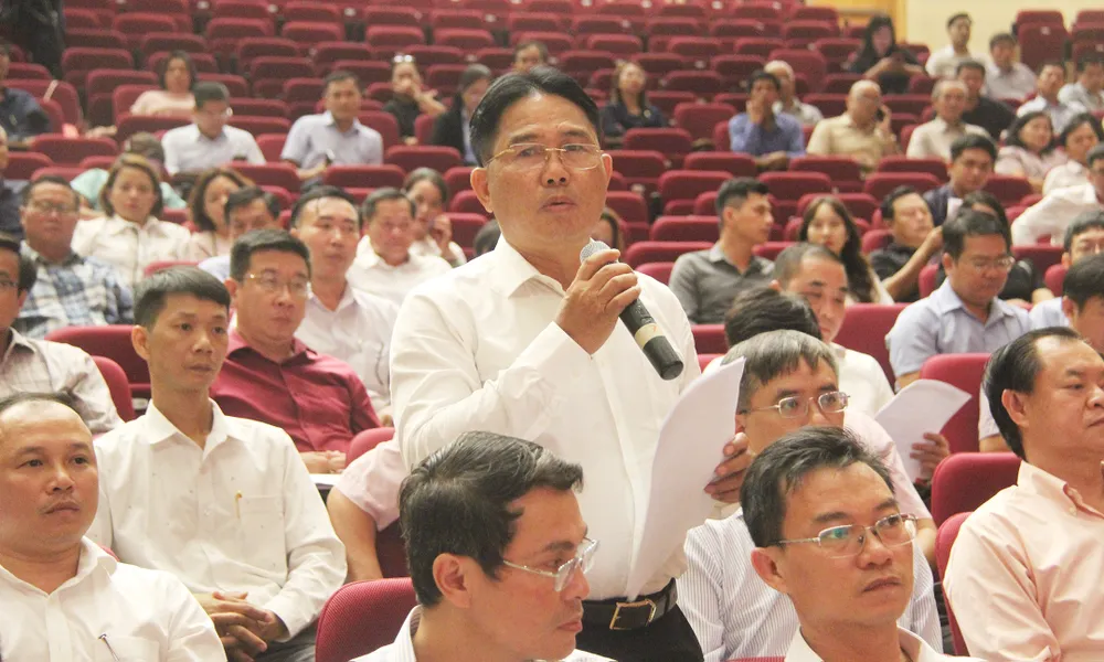 Lãnh đạo Hiệp hội Gỗ Bình Định trình bày ý kiến, kiến nghị