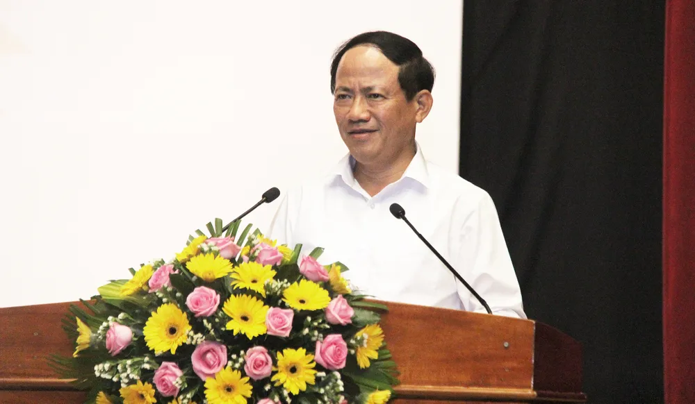 Chủ tịch UBND tỉnh Bình Định Phạm Anh Tuấn trả lời và đối thoại với các DN