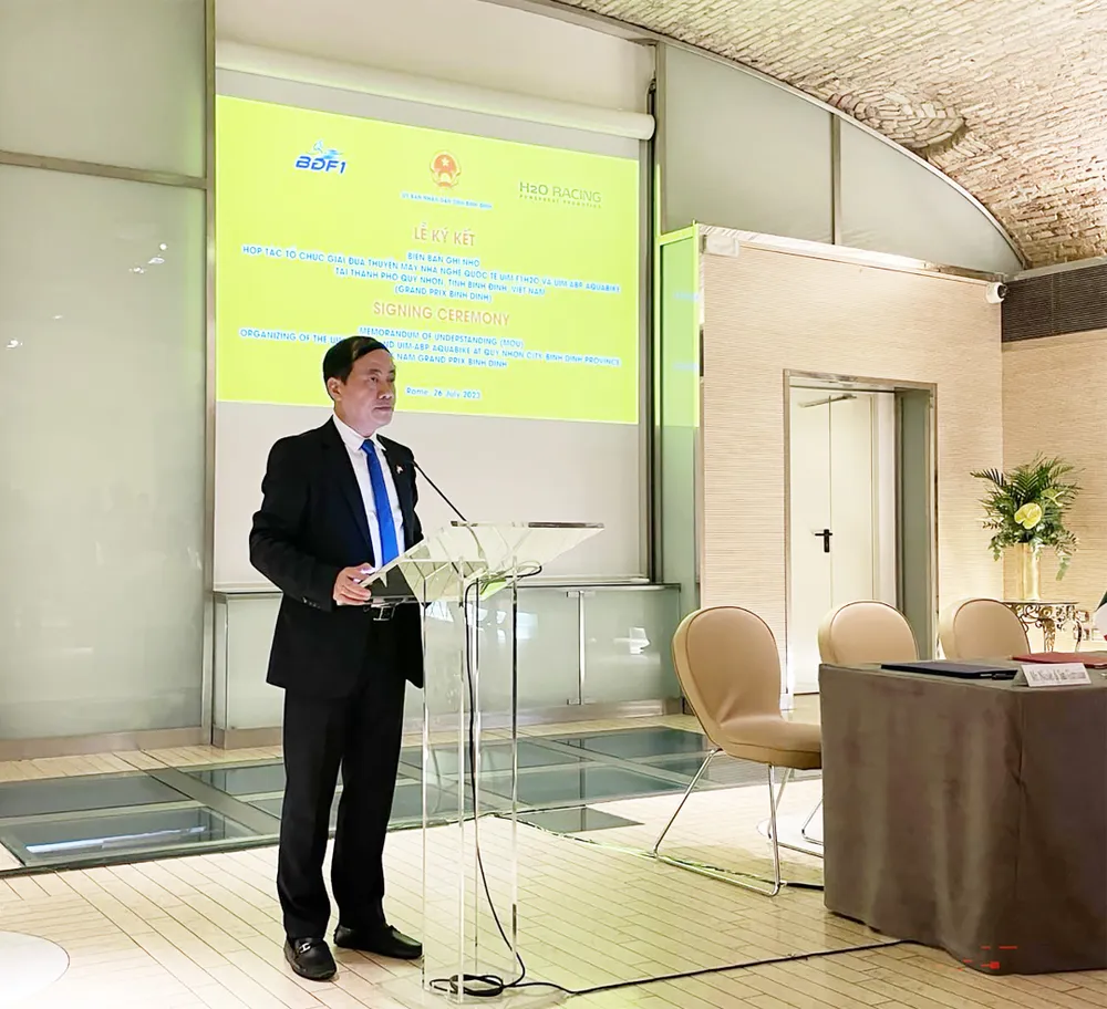 Chủ tịch UBND tỉnh Bình Định Phạm Anh Tuấn phát biểu. Ảnh: THANH BÌNH