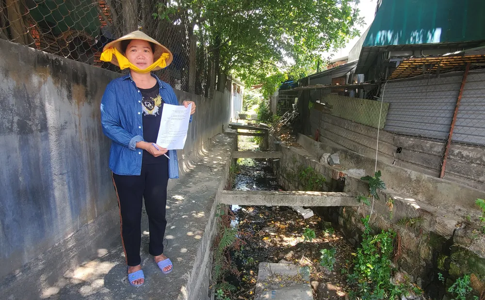 Bà Mai đâm đơn "cầu cứu" mong các ngành chức năng Bà Mai đâm đơn "cầu cứu" mong các ngành chức năng