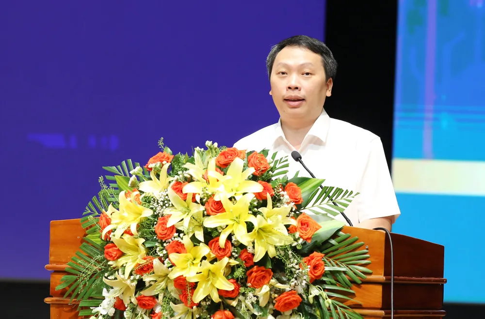 Thứ trưởng Bộ TT-TT Nguyễn Huy Dũng phát biểu