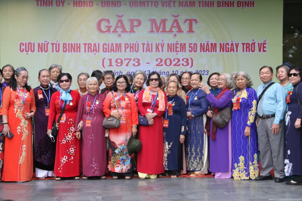 Các cựu nữ tù bình Phú Tài trong ngày hội tụ, gặp mặt