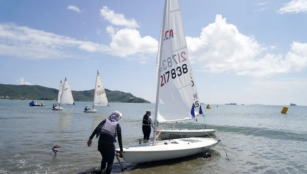 Khởi động chuẩn bị cuộc đua biển