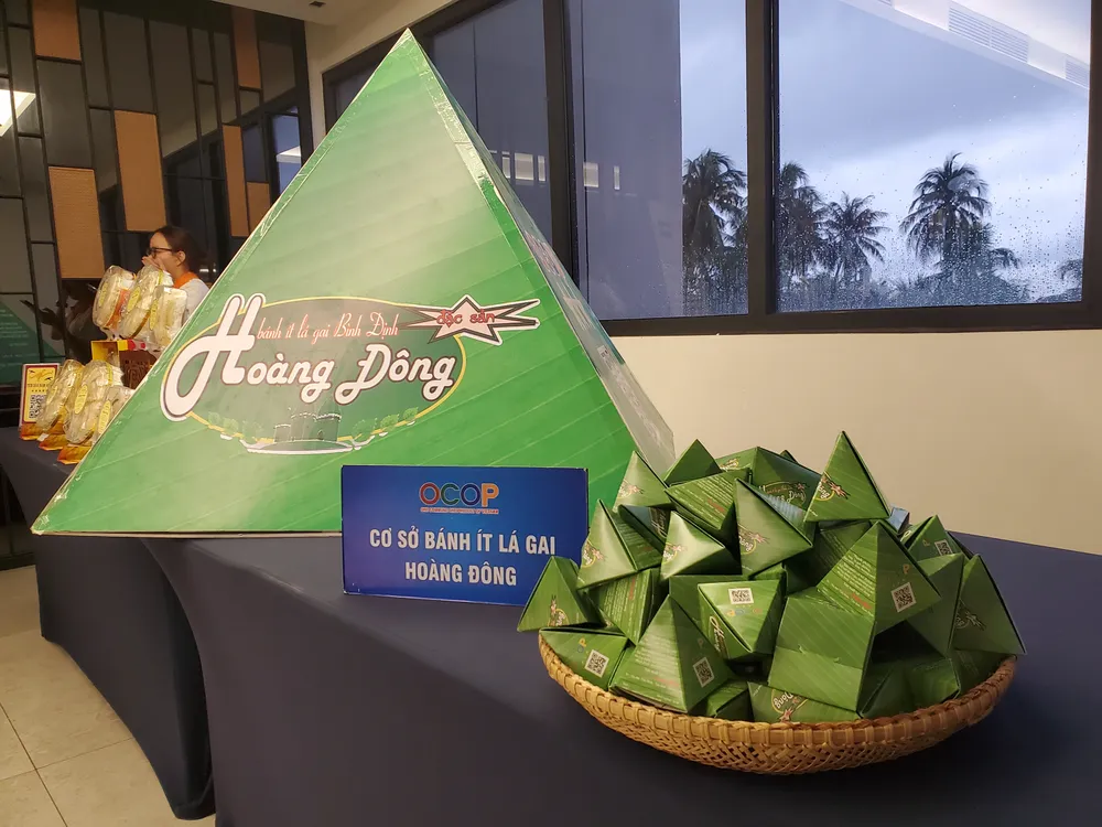 Bánh ít lá gai làm nên thương hiệu văn hóa ẩm thực Bình Định