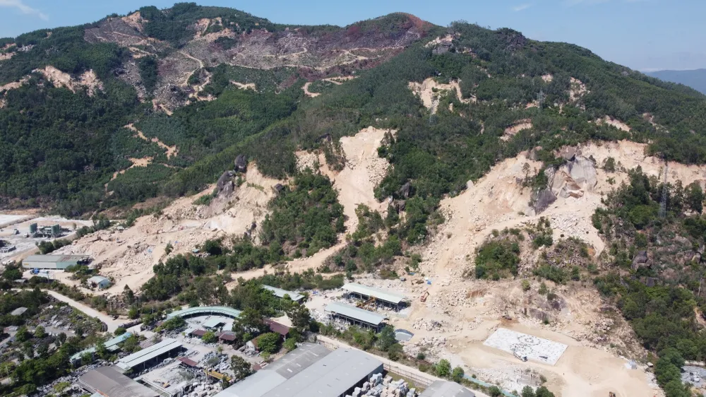 Phản hồi loạt bài "Phá núi, phạt đồi – Chưa hồi kết !": Rà soát những bất cập, xử lý dự án "núp bóng" khai thác đá ở núi Hòn Chà