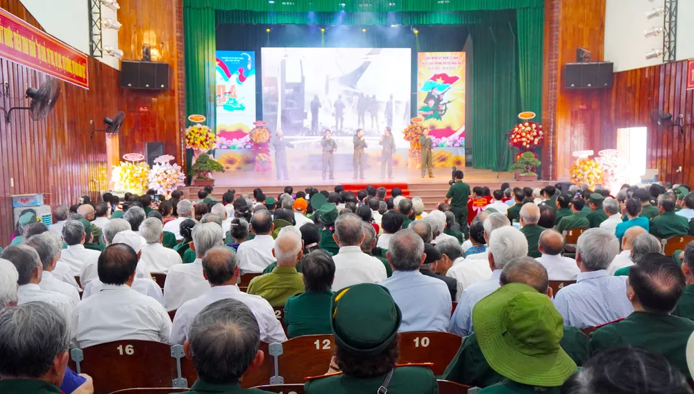 Hàng trăm cựu binh hội ngộ ở quê hương khởi nghĩa Chàng Lía