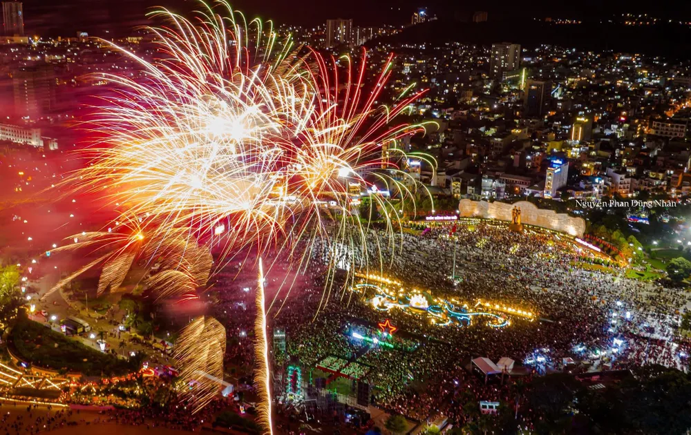 Bình Định bùng nổ sự kiện, lễ hội mừng Đại lễ 30-4