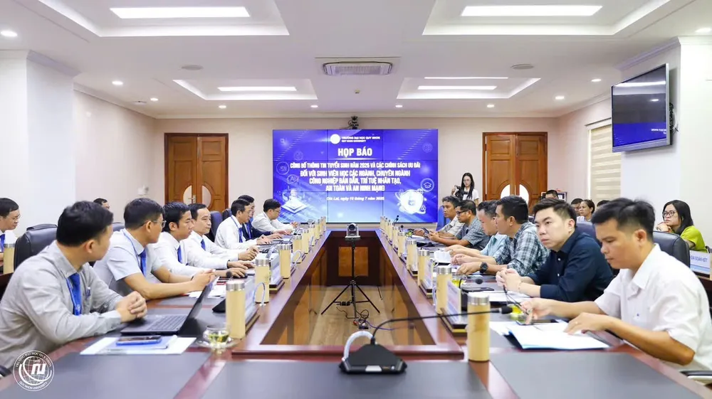 Gia Lai triển khai đào tạo 7.500 nhân lực bán dẫn, AI và an ninh mạng