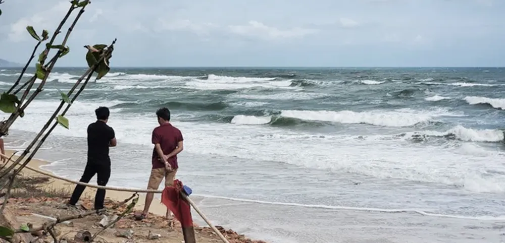 Nhiều địa phương ven biển miền Trung khẩn trương ứng phó bão số 10 