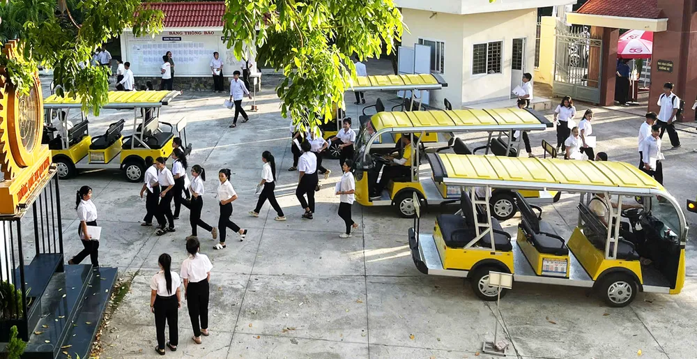 Thuê xe điện du lịch đưa đón thí sinh miền núi đến điểm thi
