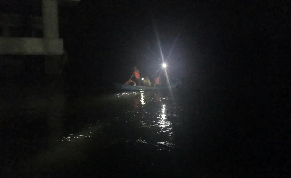 cac phuong tien tim tren song ba20240515_230810.jpg