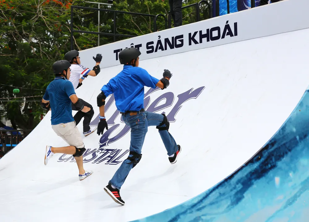 Bức tường Tiger tại Cần Thơ cán mốc 100.000 người tham gia ảnh 2