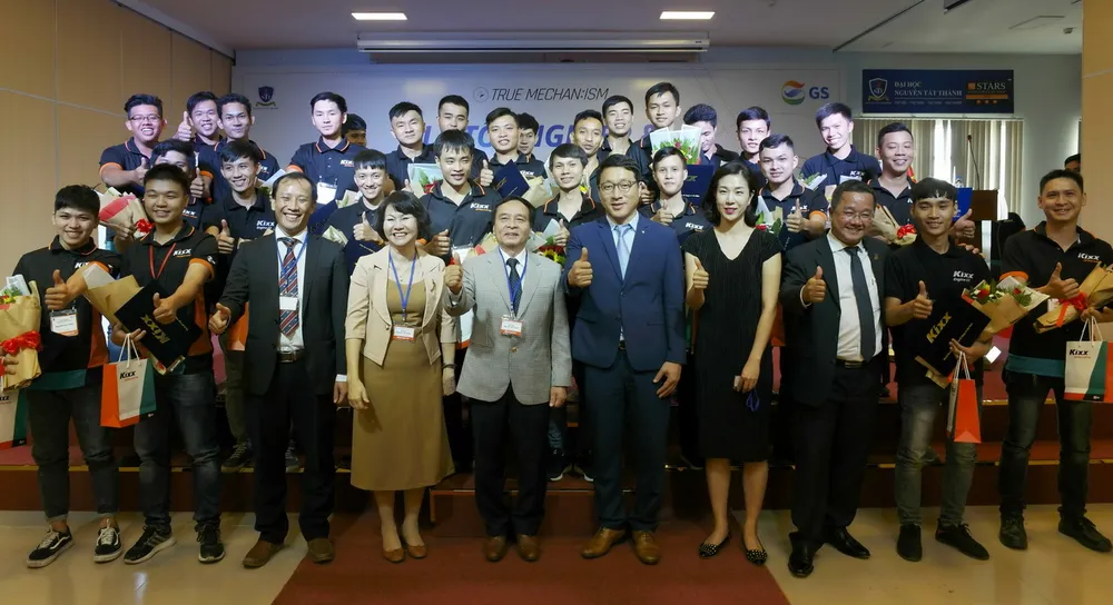 30 học viên tốt nghiệp "Khoá đào tạo chuyên sâu về động cơ của Kixx"