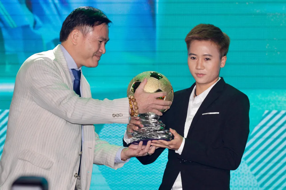 Quang Hải và Tuyết Dung đoạt Quả bóng Vàng Việt Nam 2018 ảnh 12