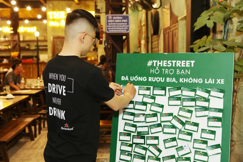 Heineken kiên trì đồng hành “Đã uống rượu bia - không lái xe”