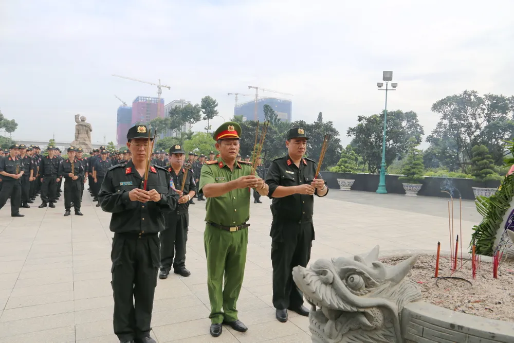 Cụm thi đua số 5 Đoàn Thanh niên Bộ Tư Lệnh CSCĐ tổ chức nhiều hoạt động kỷ niệm 75 năm ngày truyền thống lực lượng CAND ảnh 1