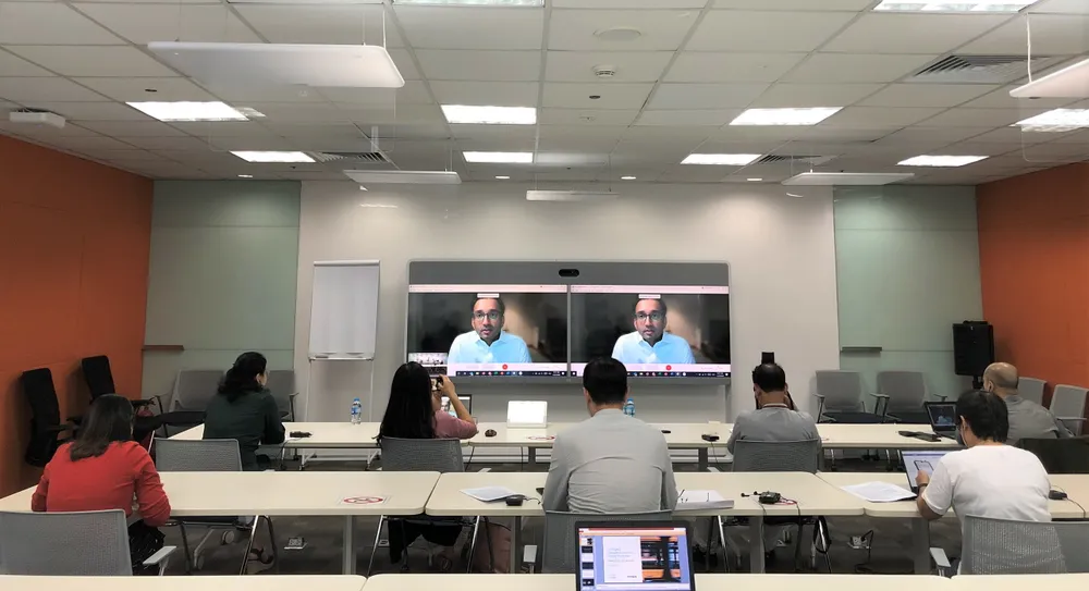 Các phóng viên tham dự báo cáo trực tuyến báo cáo ở điểm cầu Hà Nội