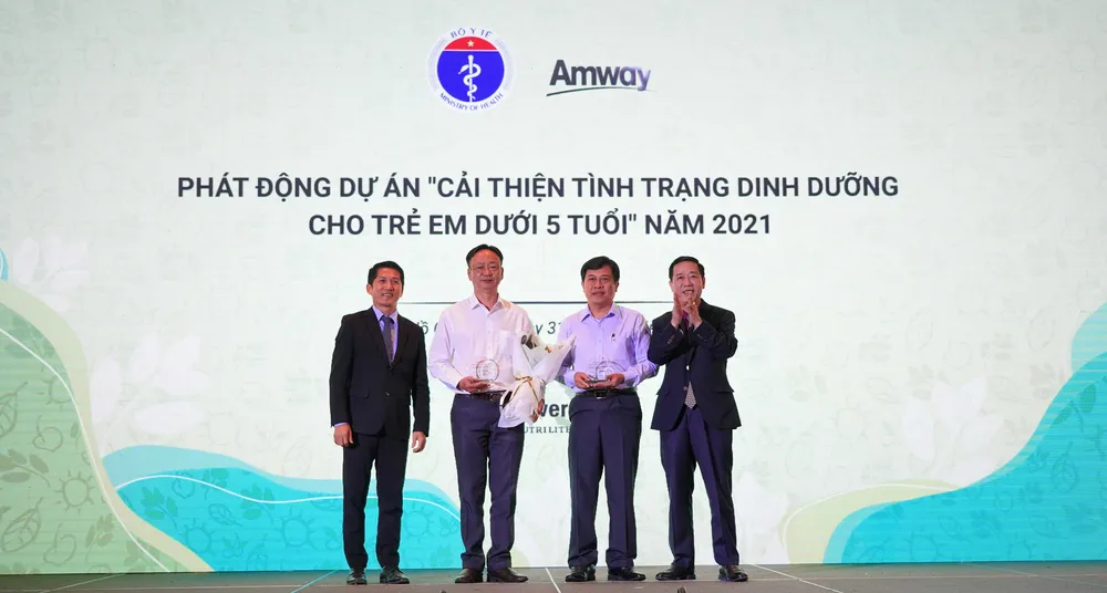 Amway Việt Nam lần thứ 2 đón nhận Bằng khen của Bộ Y tế ảnh 1