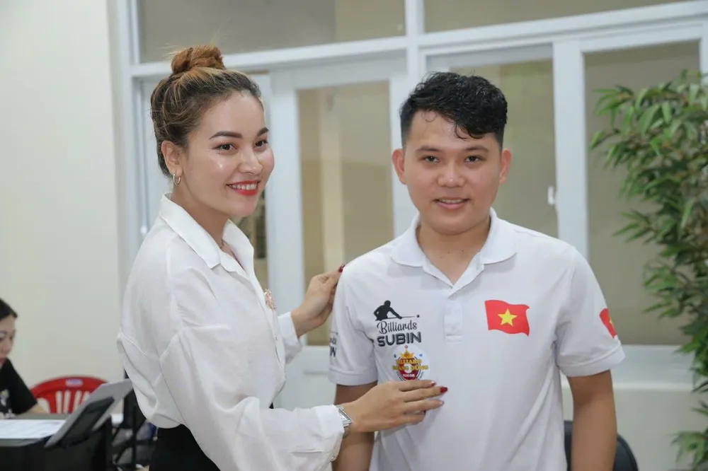 Billiards Hoàng Dũng tài trợ các cơ thủ trẻ dự giải trẻ thế giới 2023