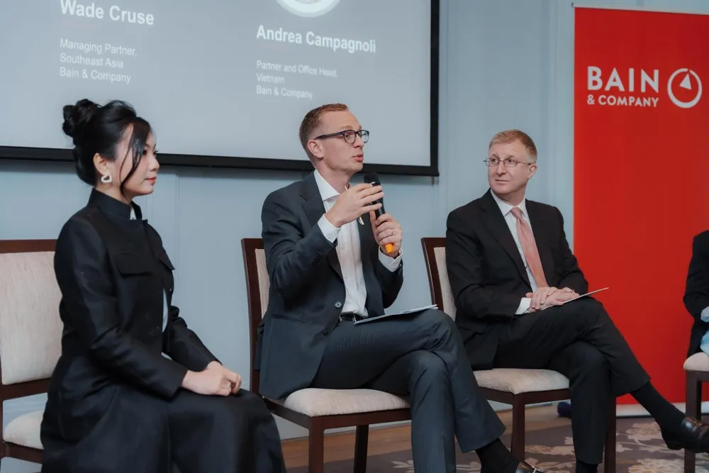 Trước báo giới, ông Andrea Campagnoli đã giới thiệu 4 lĩnh vực dịch vụ tư vấn mà Bain sẽ triển khai tại Việt Nam gồm Chuyển đổi doanh nghiệp; Đổi mới dựa trên công nghệ; Phát triển bền vững và Tư vấn M&amp;A