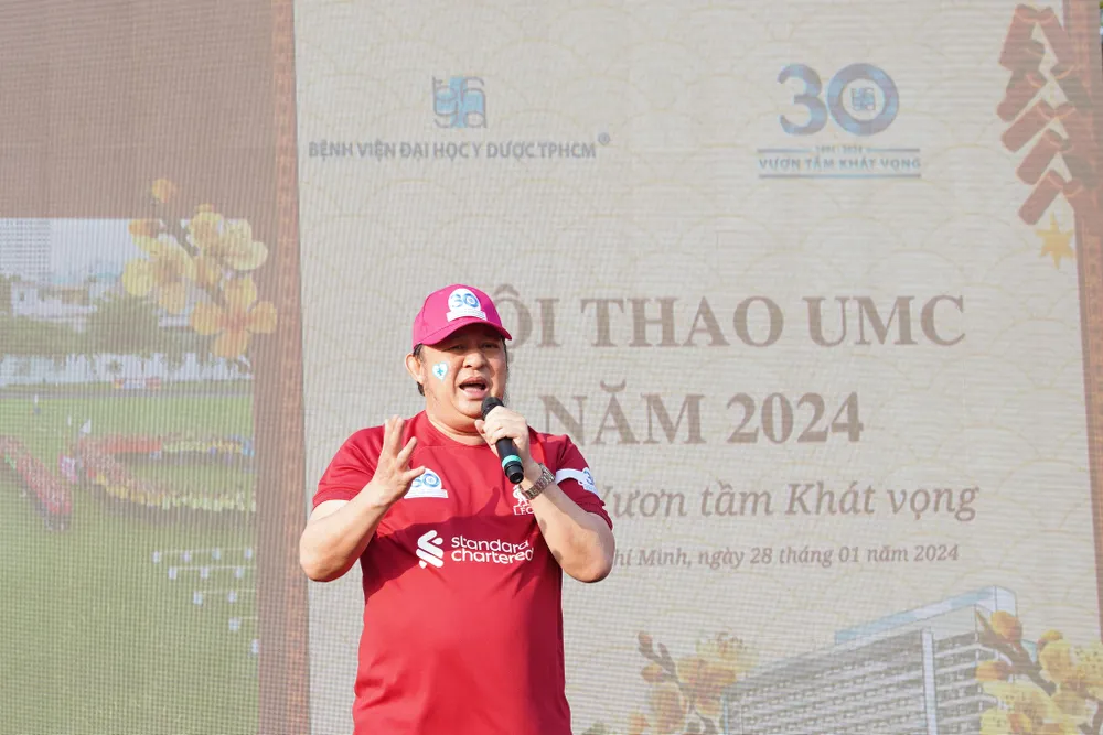 TS BS. Phạm Văn Tấn phát biểu khai mạc Hội thao