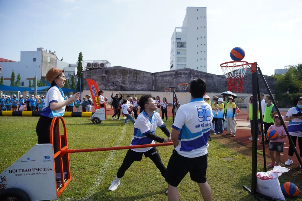 Hội thao lần này có các môn thi đấu phát huy tinh thần đoàn kết của các đội thi như tiếp sức, đá bóng, liên hoàn, bóng rổ.