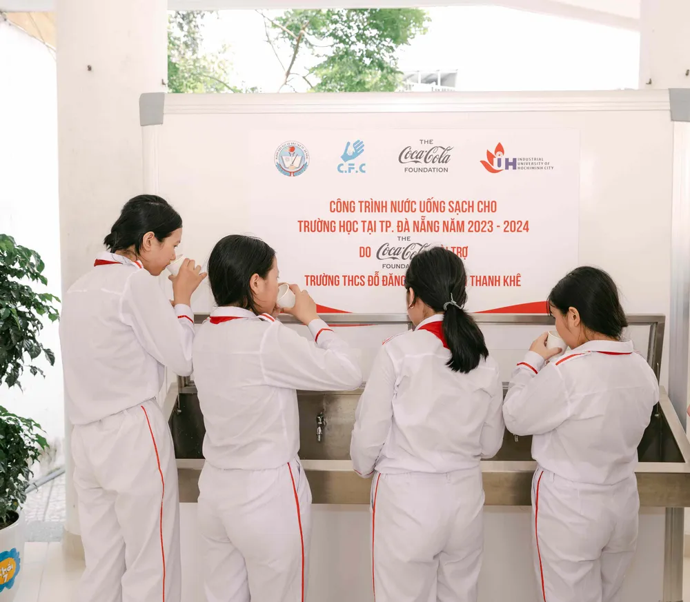 Bàn giao 11 hệ thống máy lọc nước uống tại vòi cho các trường THCS ở Đà Nẵng năm 2024