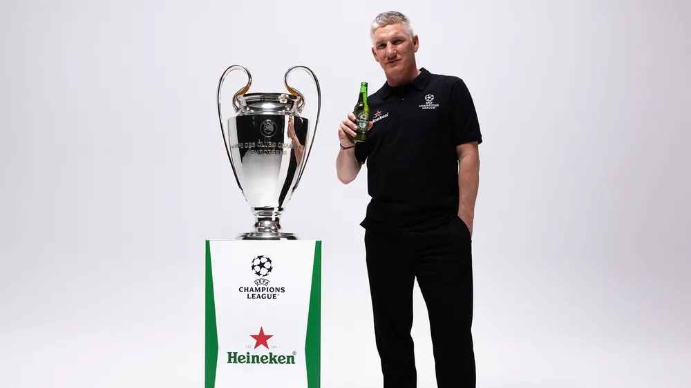 Heineken khởi động chuỗi sự kiện Đón Cúp vô địch UEFA Champions League cùng Bastian Schweinsteiger tại Việt Nam