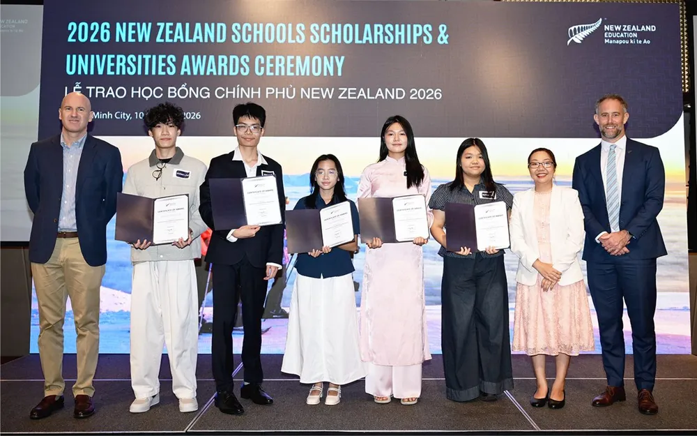 Thêm 18 học sinh Việt Nam nhận học bổng chính phủ theo học trung học và đại học tại New Zealand