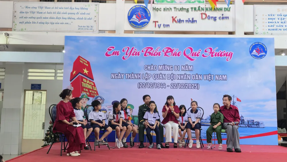 A2, chương trình em yêu biển đảo quê hương.jpg