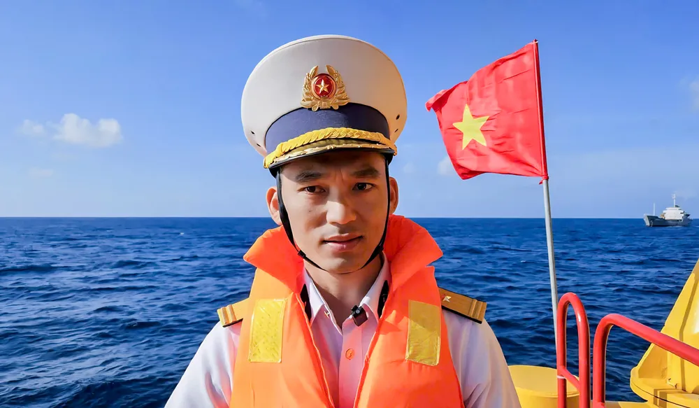 Thiếu tá Lê Hùng Ba, chính trị viên nhà giàn DK1-21.jpg