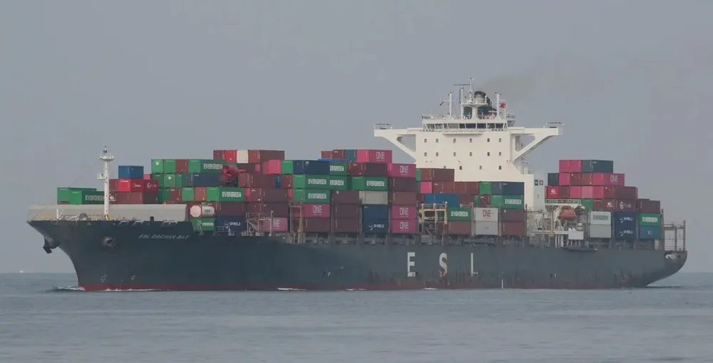 Tàu Esl Dachan Bay có thuyền viên cần trợ giúp.jpg