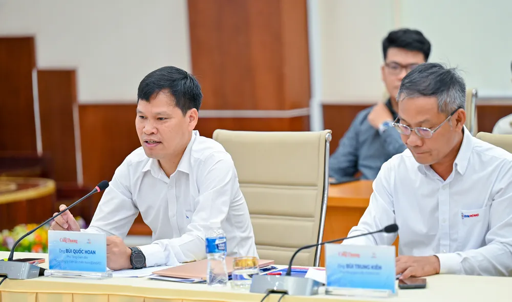Phó Tổng Giám đốc Tổng công ty Điện lực miền Nam (EVNSPC) Bùi Quốc Hoan phát biểu tham luận tại tọa đàm.jpg