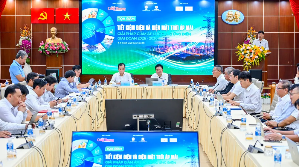 Quang cảnh tọa đàm.jpg