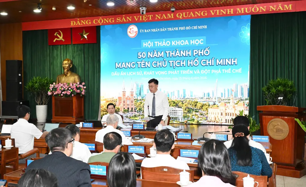 Đại biểu chủ trì hội thảo. Ảnh VIỆT DŨNG.jpg
