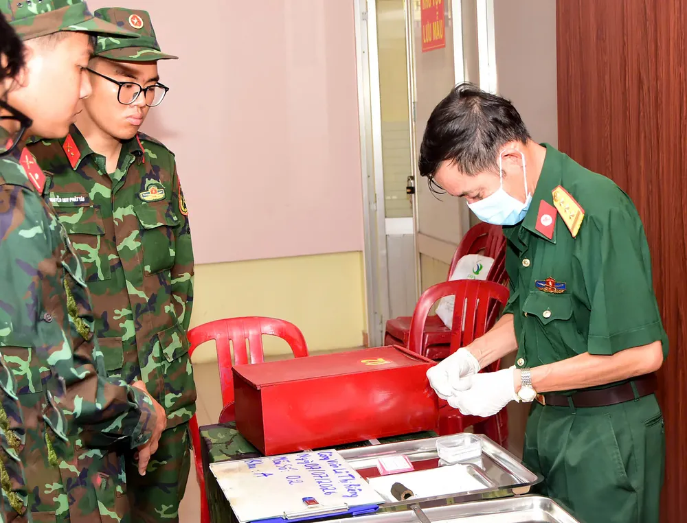 1 - 10 KHAI QUAT.jpg