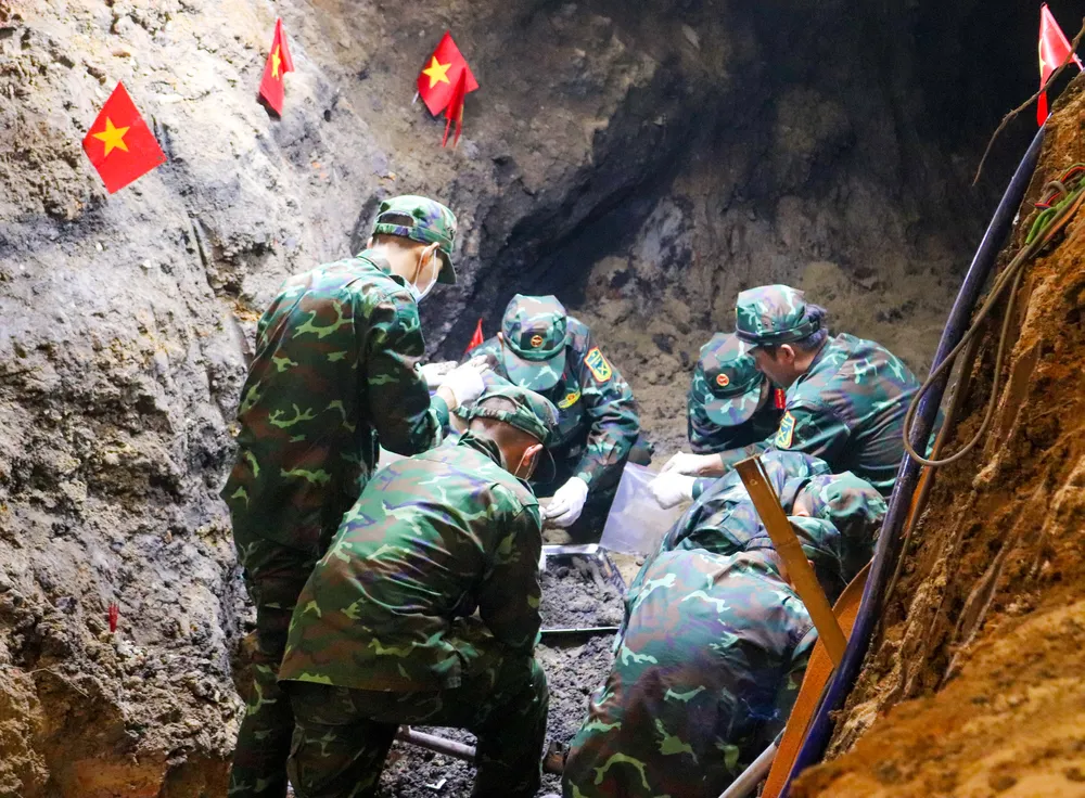 1 - 14 KHAI QUAT.jpg