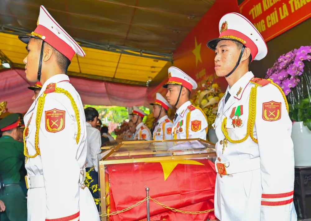 1 - 6 KHAI QUAT.jpg