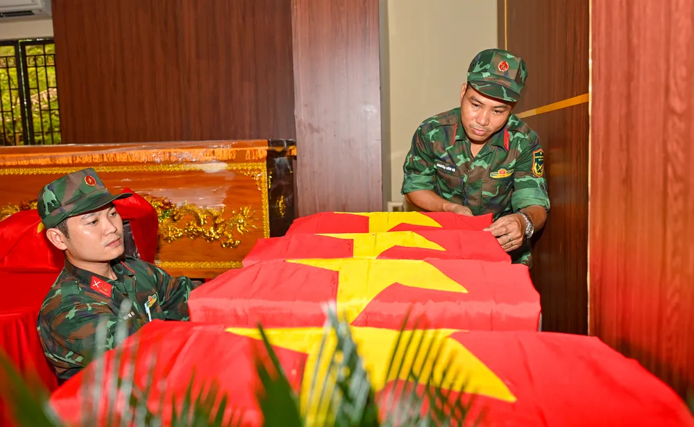 1 - 8 KHAI QUAT.jpg