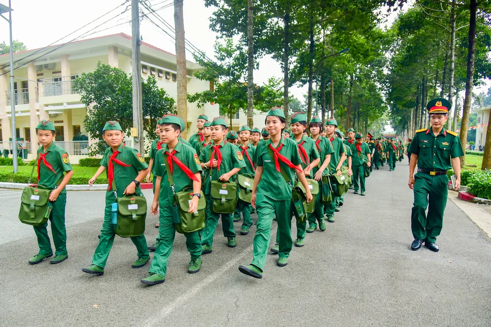 Học sinh trường Thiếu sinh quân 1.jpg
