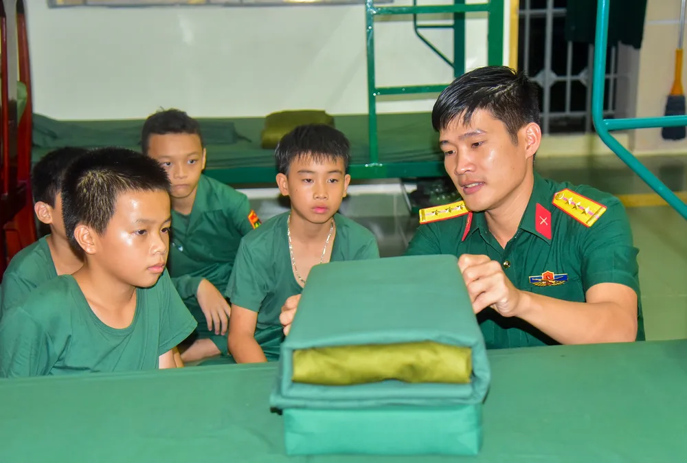 Học sinh trường Thiếu sinh quân 12-1.jpg