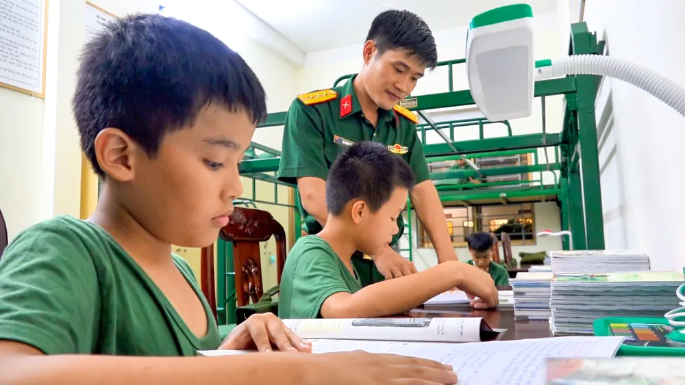 Học sinh trường Thiếu sinh quân 13.jpg