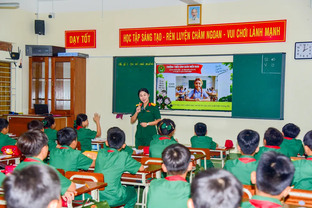 Học sinh trường Thiếu sinh quân 3-3.jpg