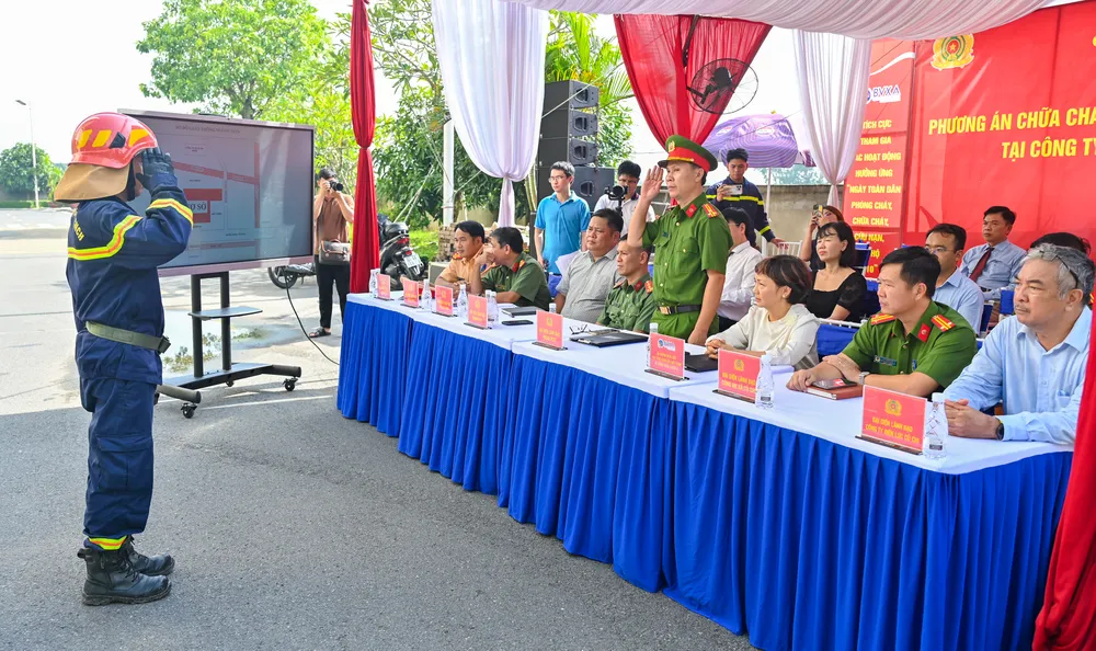 Diễn tập chữa cháy 1.jpg