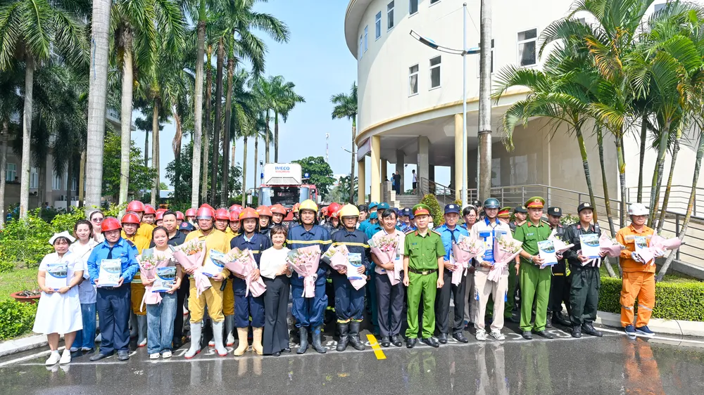 Diễn tập chữa cháy 25.jpg