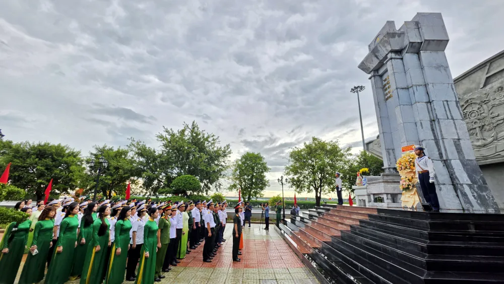 phụ nữ lực lượng vũ trang (1).jpeg